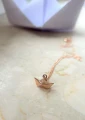 Naszyjnik z łódką origami różowe złoto i papierowa łódka.jpg