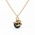 Naszyjnik WĄŻ z czarną perłą Swarovski pozłacany 24K złotem – packshot na białym tle.png